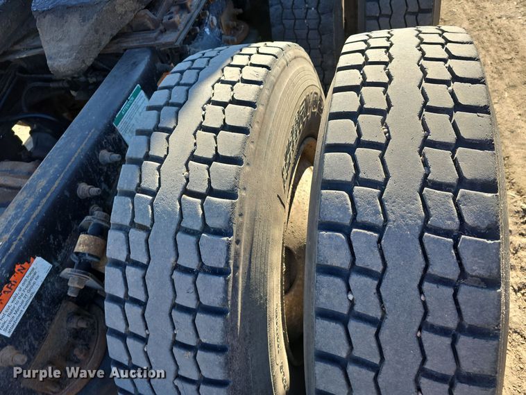 image for item DV0092 2006 Freightliner Columbia semi truck