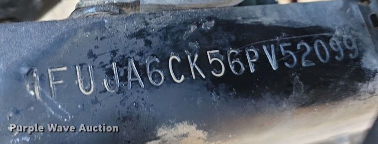 image for item DV0092 2006 Freightliner Columbia semi truck