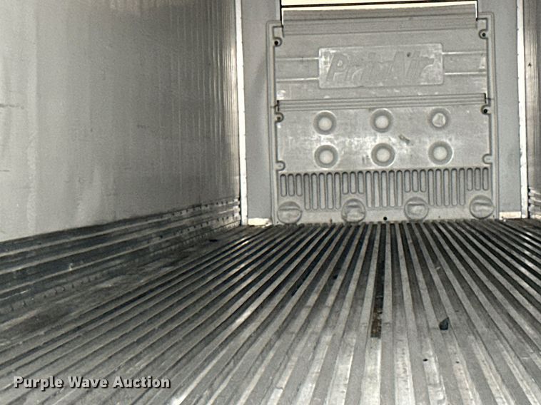 image for item DV0537 2017 Great Dane refrigerated van trailer