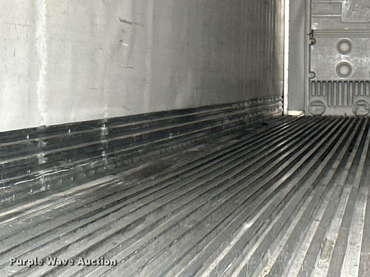 image for item DV0537 2017 Great Dane refrigerated van trailer