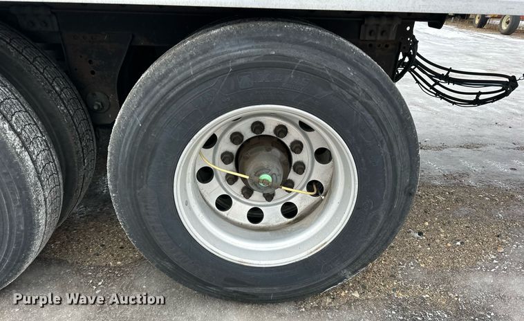 image for item DV0537 2017 Great Dane refrigerated van trailer