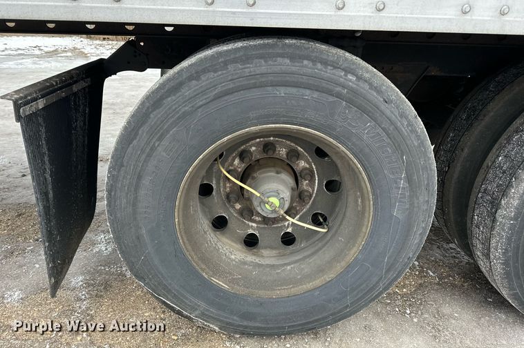 image for item DV0537 2017 Great Dane refrigerated van trailer