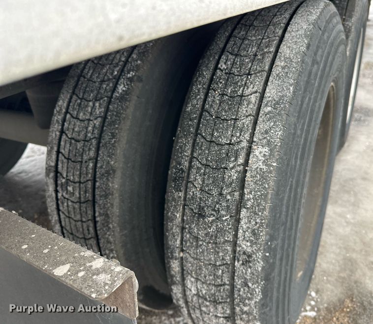 image for item DV0537 2017 Great Dane refrigerated van trailer