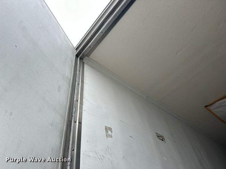 image for item DV0538 2016 Great Dane refrigerated van trailer