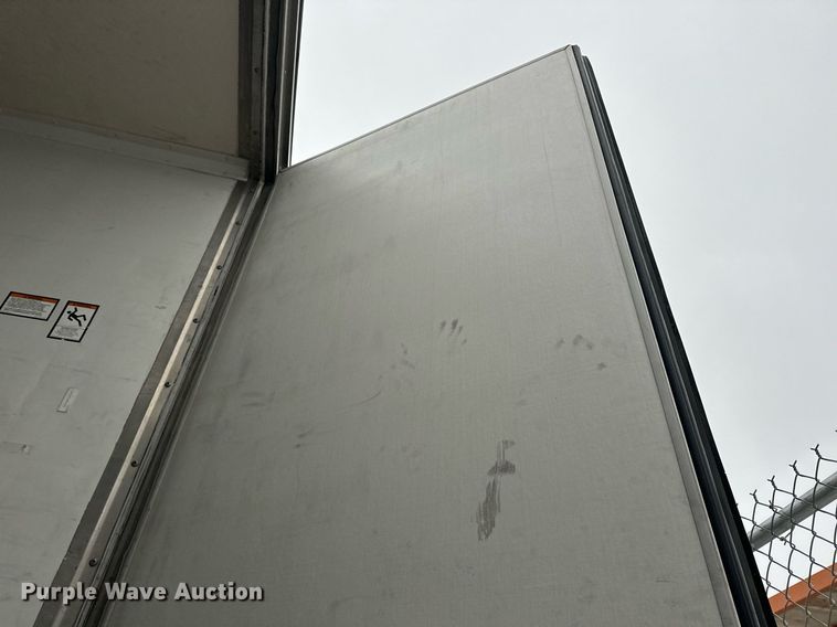 image for item DV0538 2016 Great Dane refrigerated van trailer