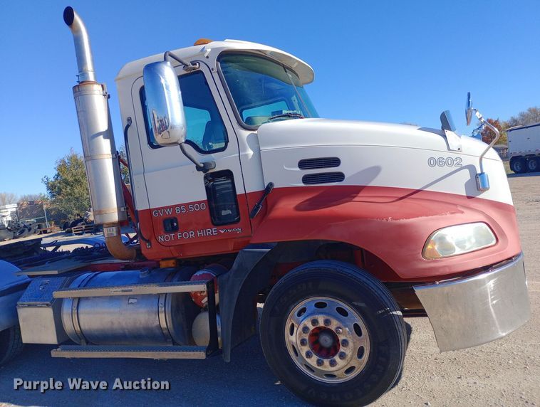 image for item DW0901 2006 Mack CXN613 Vision  semi truck