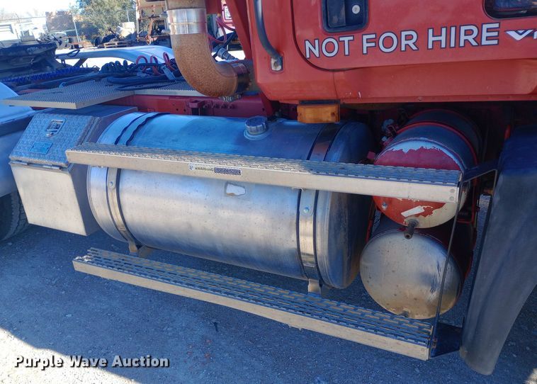 image for item DW0901 2006 Mack CXN613 Vision  semi truck