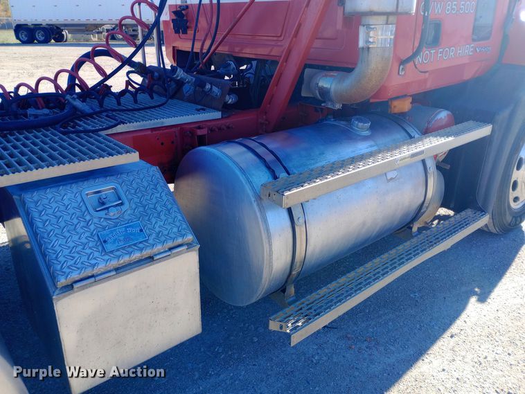 image for item DW0901 2006 Mack CXN613 Vision  semi truck