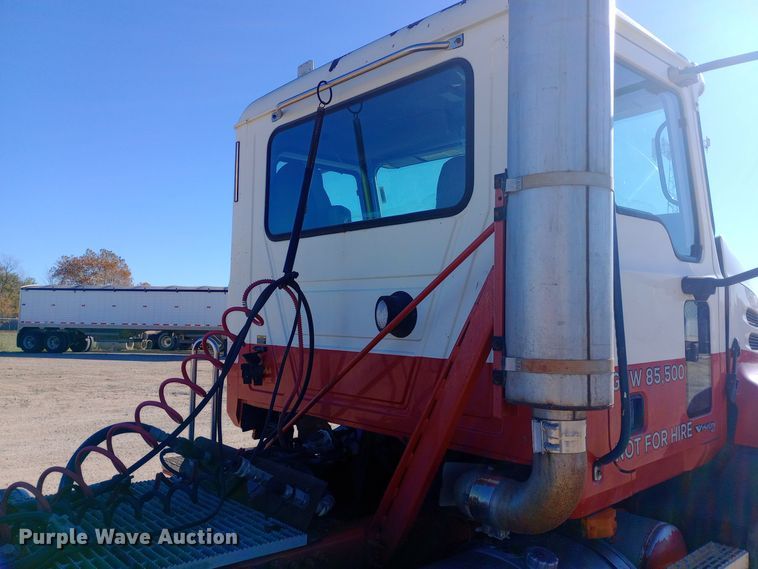 image for item DW0901 2006 Mack CXN613 Vision  semi truck