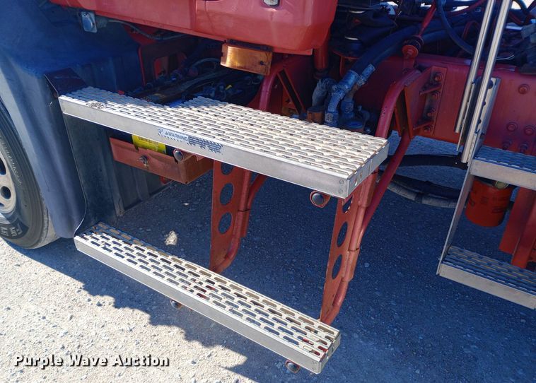 image for item DW0901 2006 Mack CXN613 Vision  semi truck