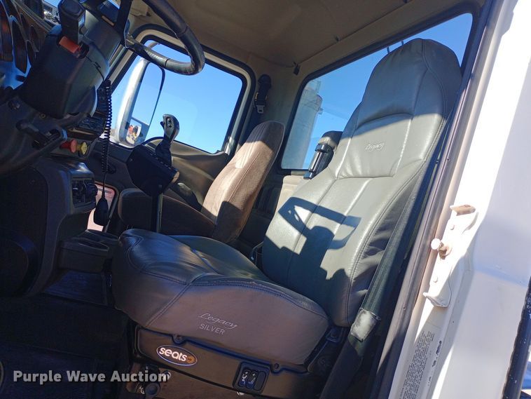 image for item DW0901 2006 Mack CXN613 Vision  semi truck