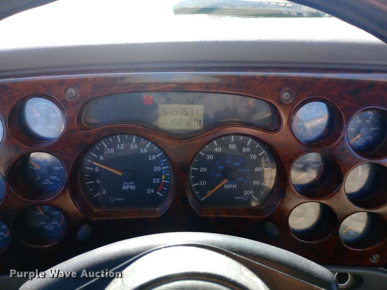 image for item DW0901 2006 Mack CXN613 Vision  semi truck