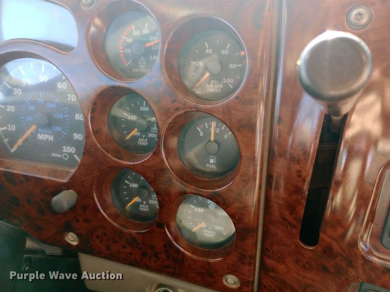 image for item DW0901 2006 Mack CXN613 Vision  semi truck