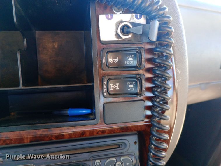 image for item DW0901 2006 Mack CXN613 Vision  semi truck