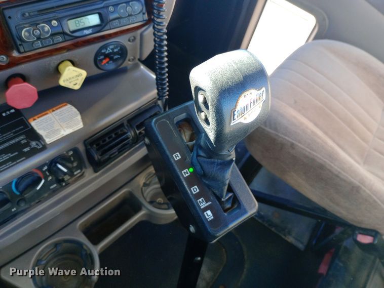 image for item DW0901 2006 Mack CXN613 Vision  semi truck