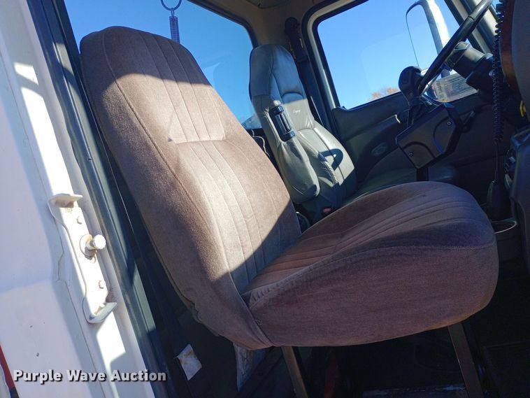 image for item DW0901 2006 Mack CXN613 Vision  semi truck