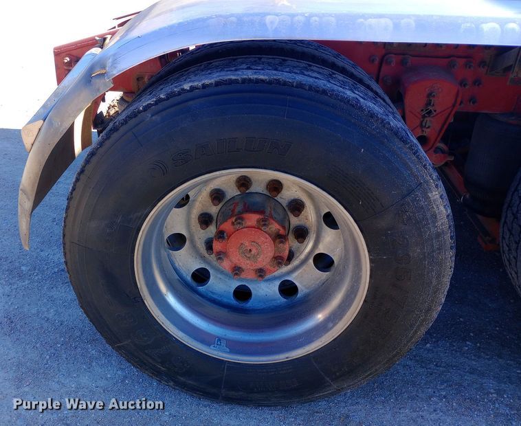 image for item DW0901 2006 Mack CXN613 Vision  semi truck