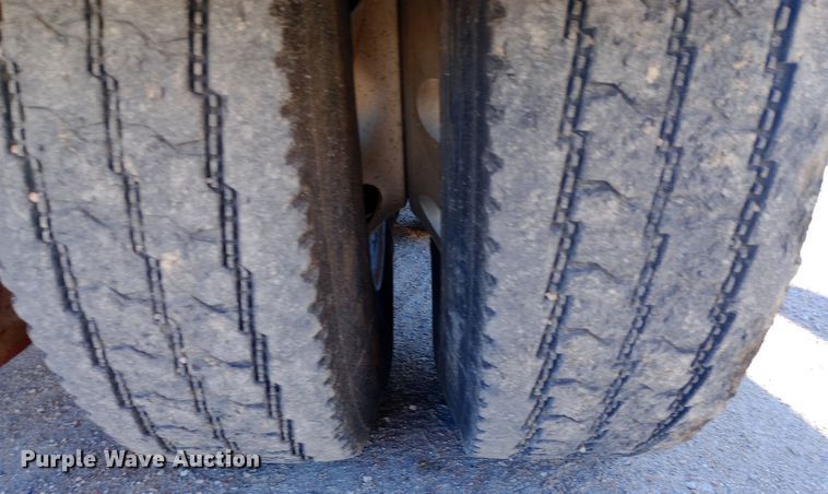 image for item DW0901 2006 Mack CXN613 Vision  semi truck