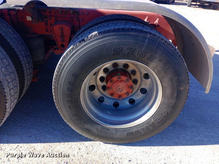 image for item DW0901 2006 Mack CXN613 Vision  semi truck