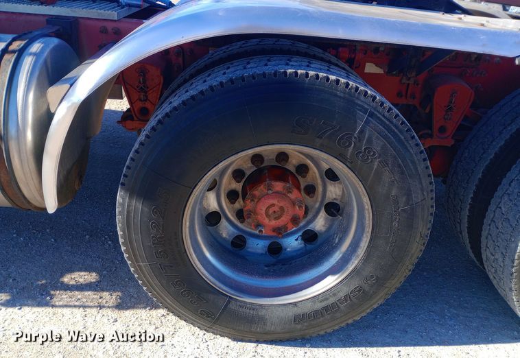 image for item DW0901 2006 Mack CXN613 Vision  semi truck