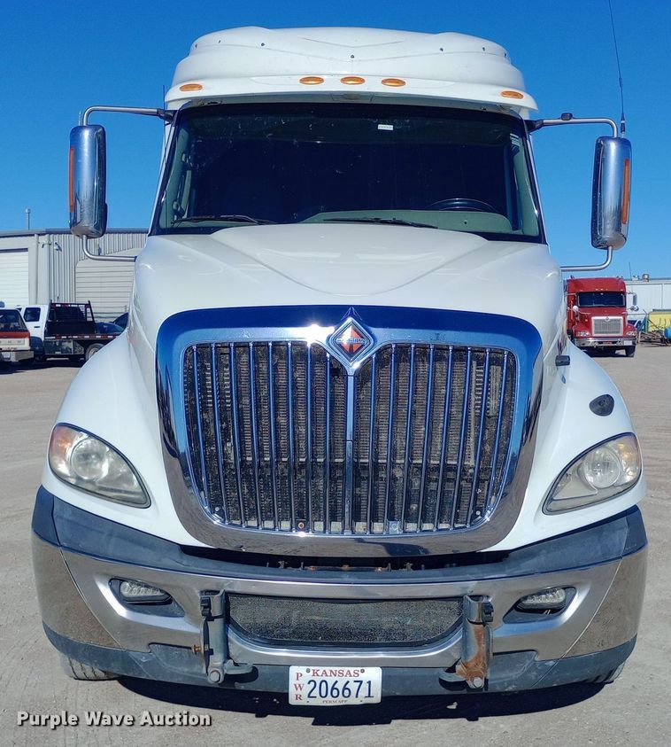 image for item DW0903 2014 International ProStar Plus semi truck