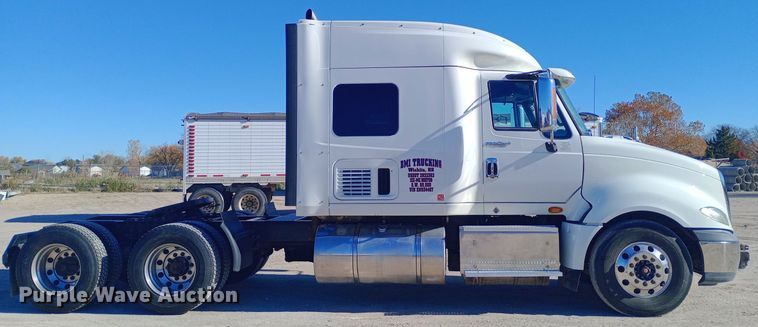 image for item DW0903 2014 International ProStar Plus semi truck