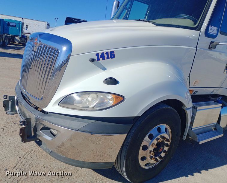 image for item DW0903 2014 International ProStar Plus semi truck