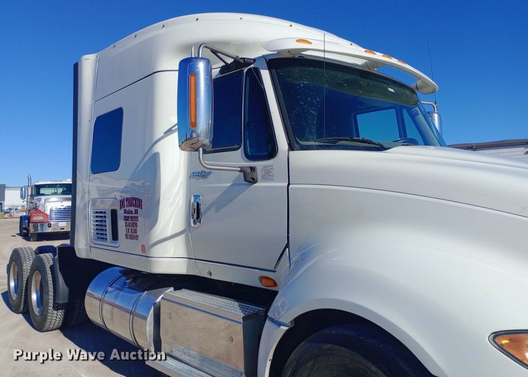 image for item DW0903 2014 International ProStar Plus semi truck