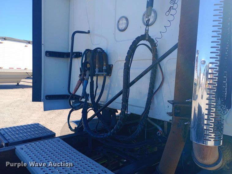 image for item DW0903 2014 International ProStar Plus semi truck