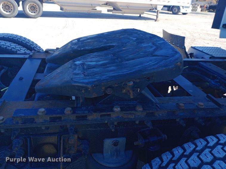 image for item DW0903 2014 International ProStar Plus semi truck