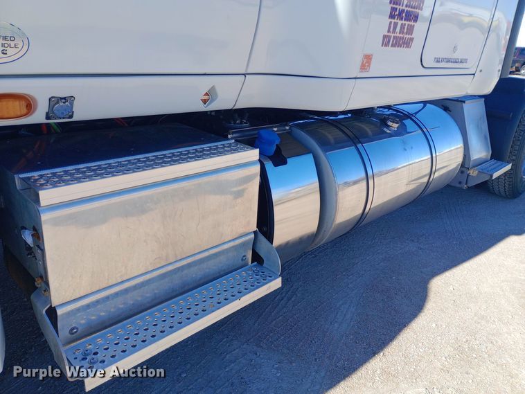 image for item DW0903 2014 International ProStar Plus semi truck