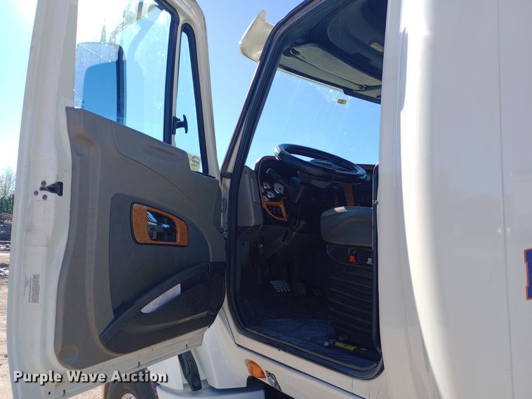 image for item DW0903 2014 International ProStar Plus semi truck