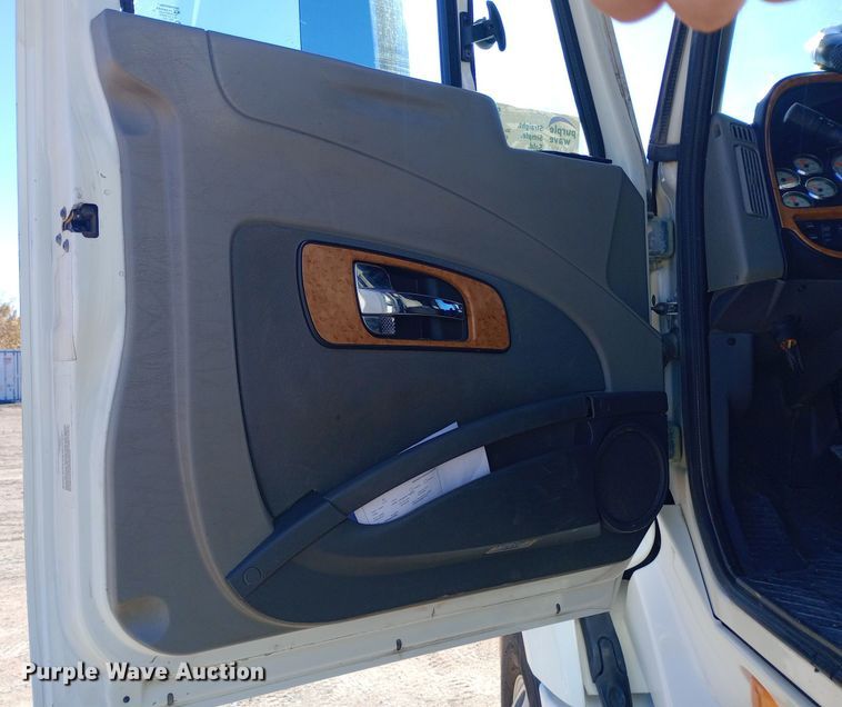 image for item DW0903 2014 International ProStar Plus semi truck