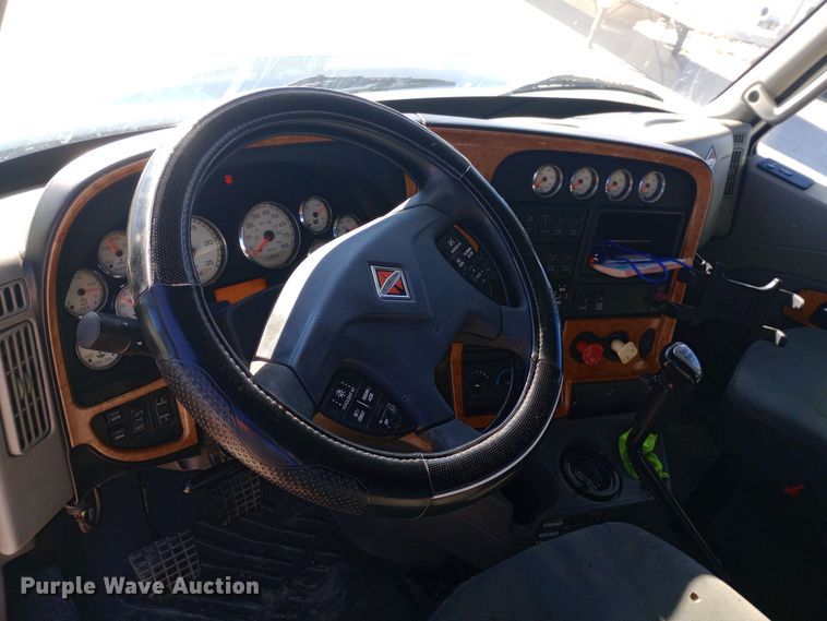 image for item DW0903 2014 International ProStar Plus semi truck