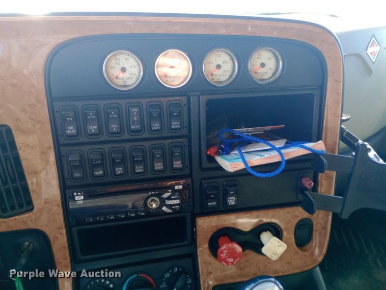 image for item DW0903 2014 International ProStar Plus semi truck