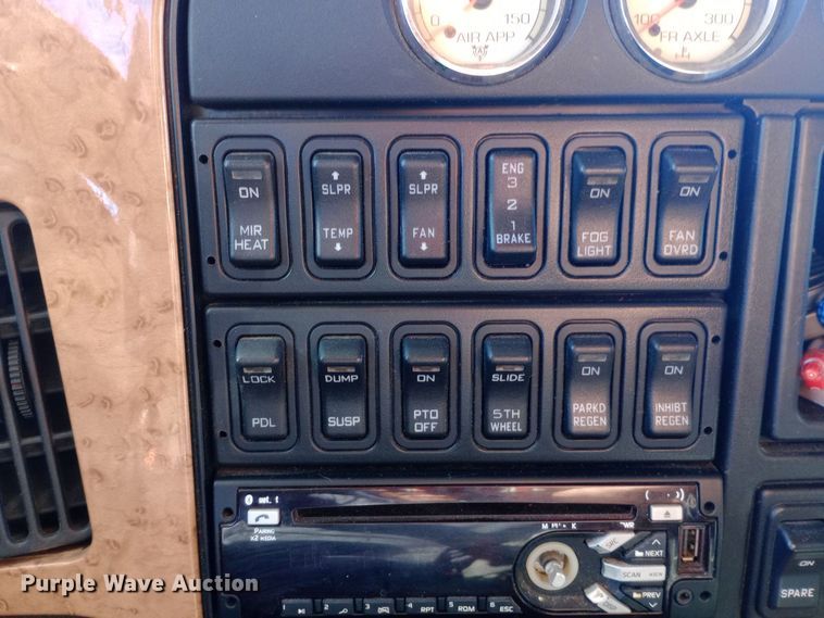 image for item DW0903 2014 International ProStar Plus semi truck