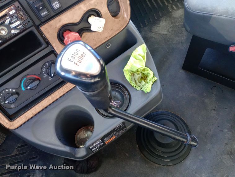 image for item DW0903 2014 International ProStar Plus semi truck