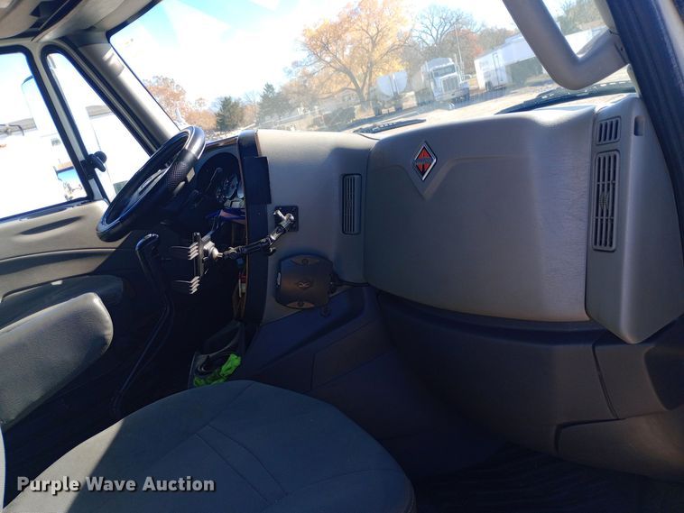 image for item DW0903 2014 International ProStar Plus semi truck