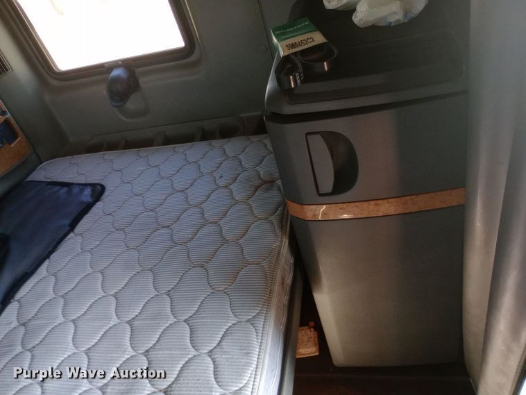 image for item DW0903 2014 International ProStar Plus semi truck