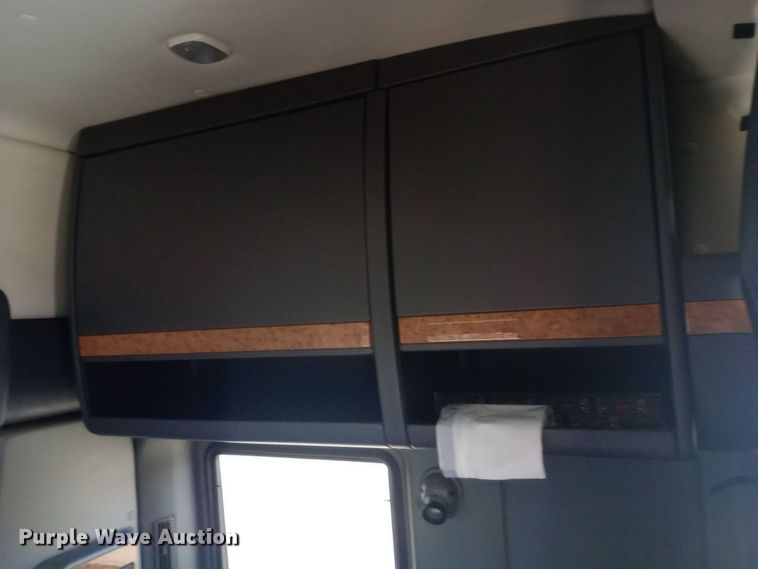 image for item DW0903 2014 International ProStar Plus semi truck