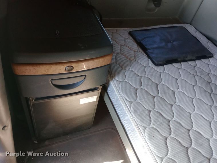 image for item DW0903 2014 International ProStar Plus semi truck