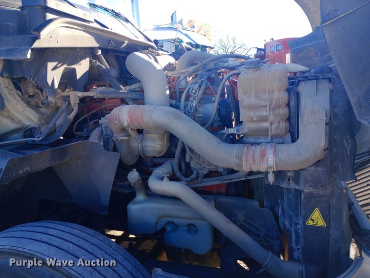 image for item DW0903 2014 International ProStar Plus semi truck