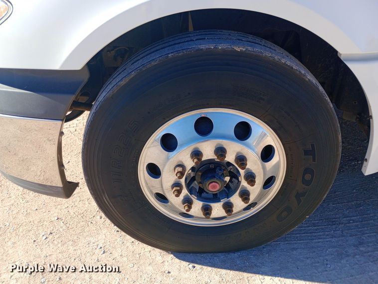 image for item DW0903 2014 International ProStar Plus semi truck