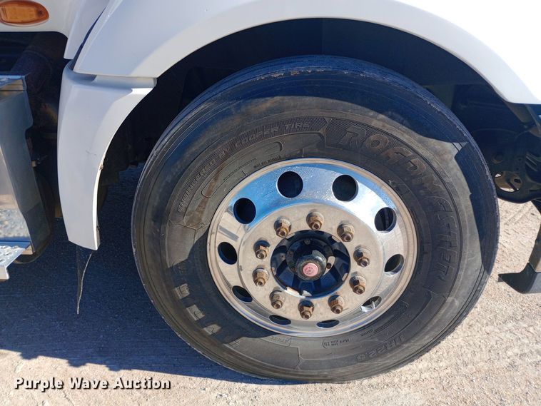 image for item DW0903 2014 International ProStar Plus semi truck