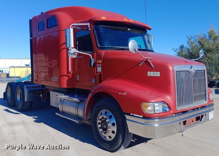 image for item DW0905 2006 International 9200 semi truck