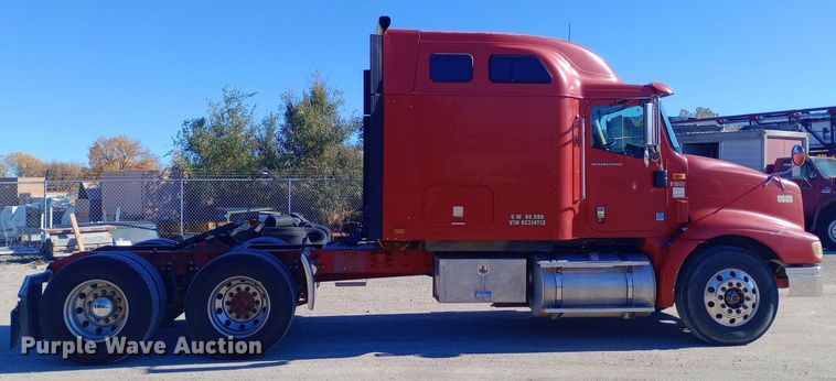 image for item DW0905 2006 International 9200 semi truck