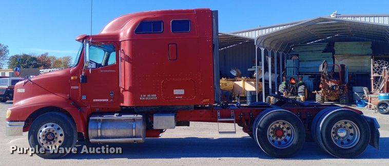 image for item DW0905 2006 International 9200 semi truck