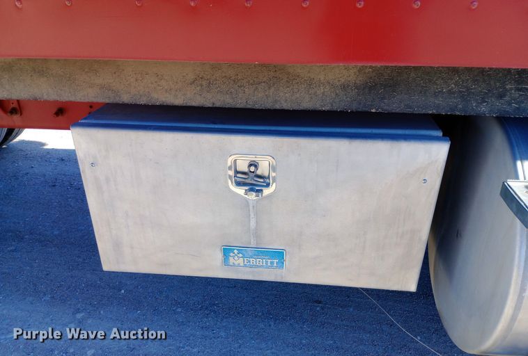 image for item DW0905 2006 International 9200 semi truck