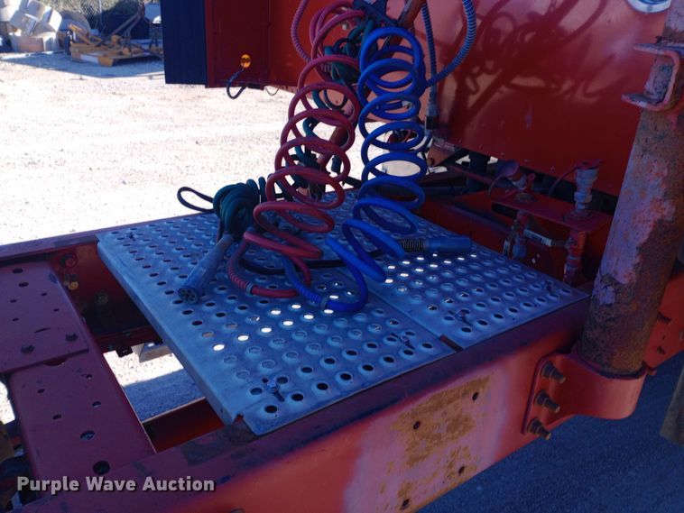 image for item DW0905 2006 International 9200 semi truck