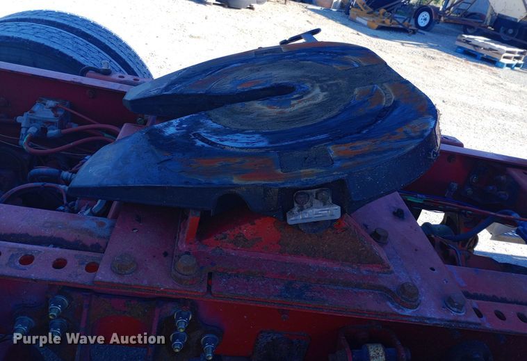 image for item DW0905 2006 International 9200 semi truck